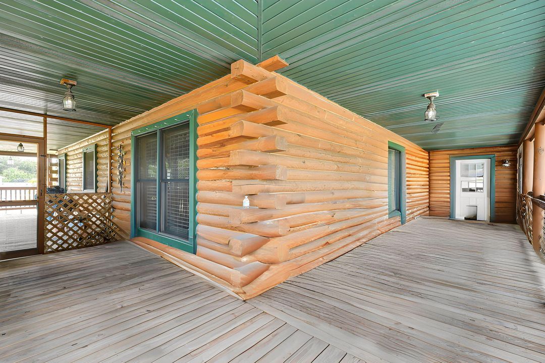 For Sale: $574,999 (3 beds, 3 baths, 2895 Square Feet)