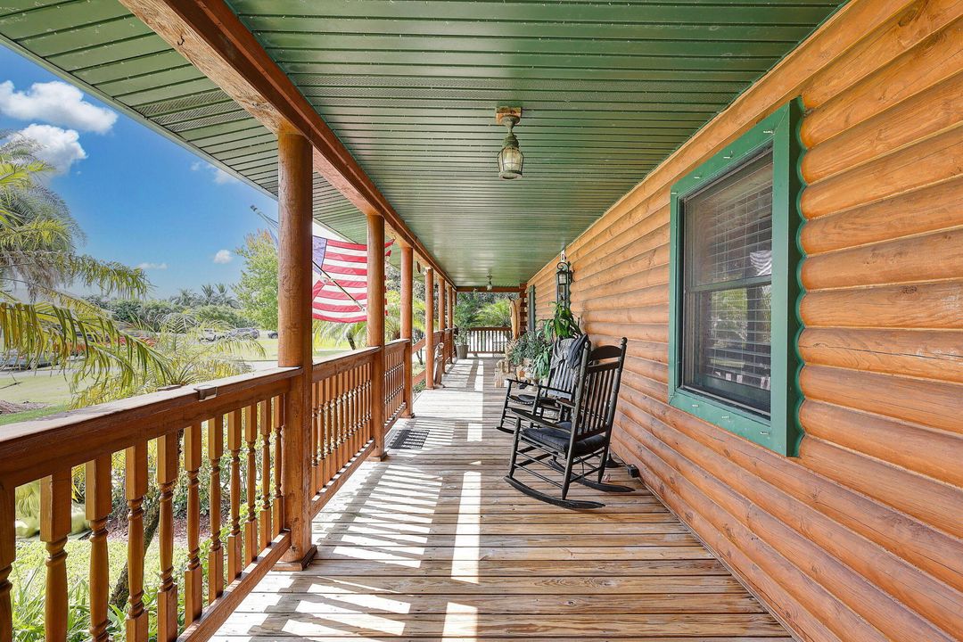 For Sale: $574,999 (3 beds, 3 baths, 2895 Square Feet)