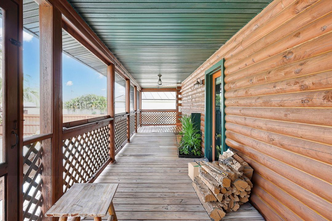 For Sale: $574,999 (3 beds, 3 baths, 2895 Square Feet)