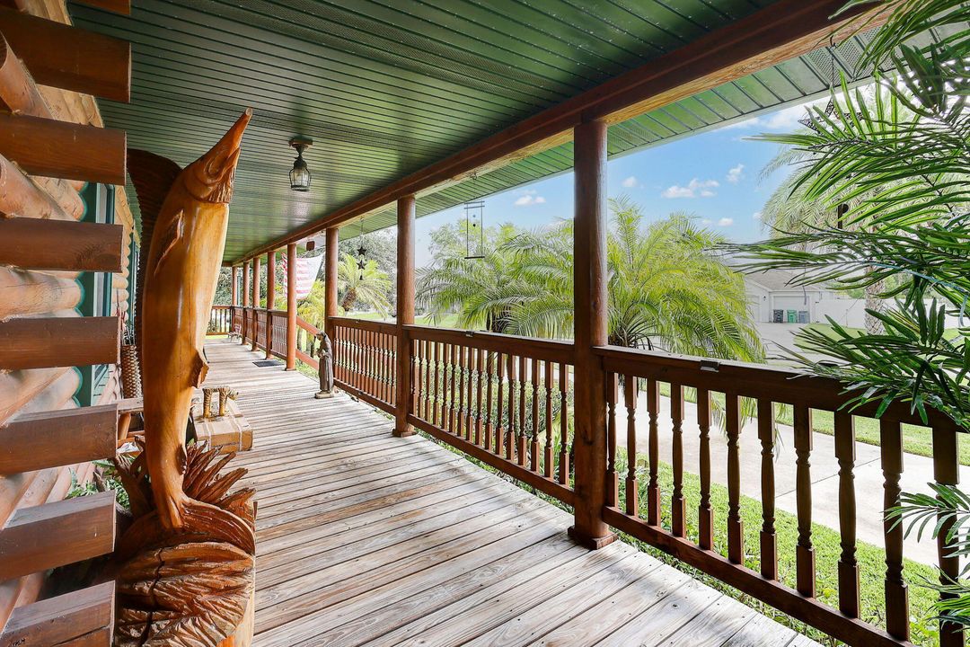 For Sale: $574,999 (3 beds, 3 baths, 2895 Square Feet)