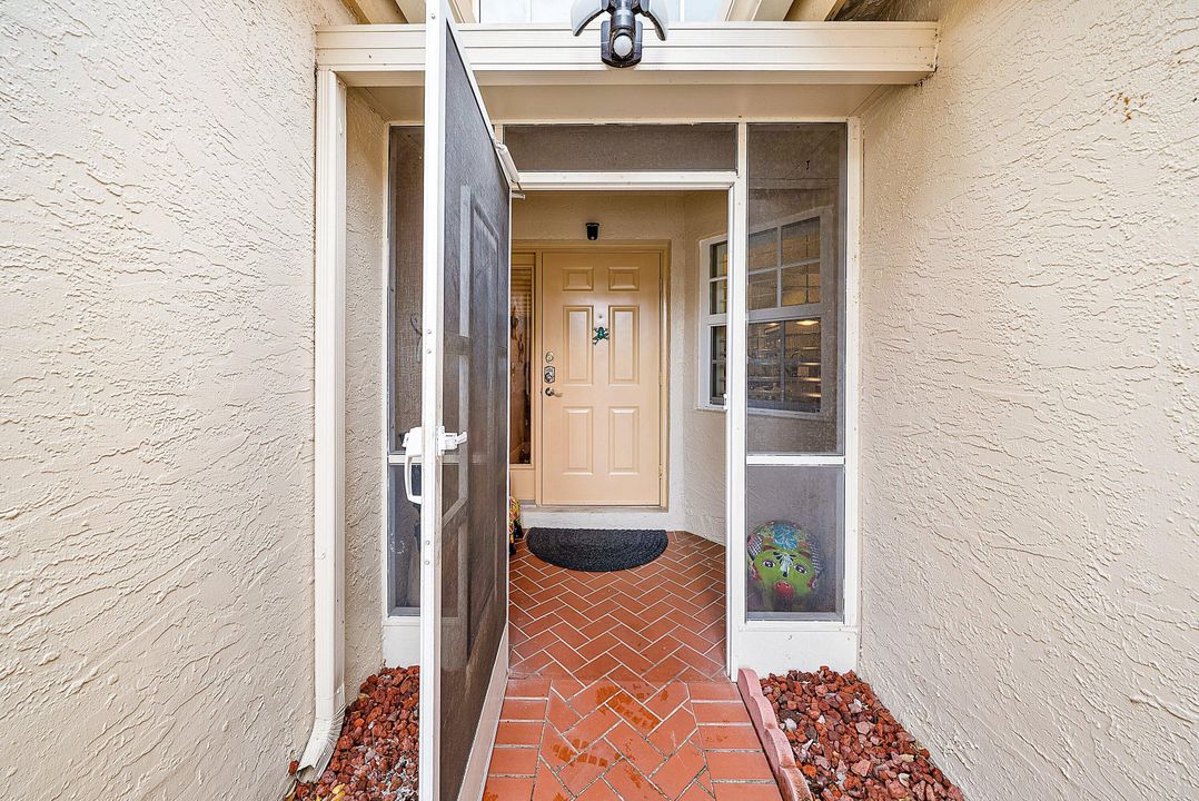 For Sale: $395,000 (2 beds, 2 baths, 1634 Square Feet)