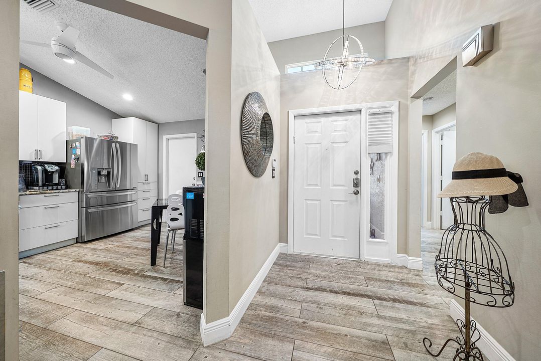 For Sale: $395,000 (2 beds, 2 baths, 1634 Square Feet)