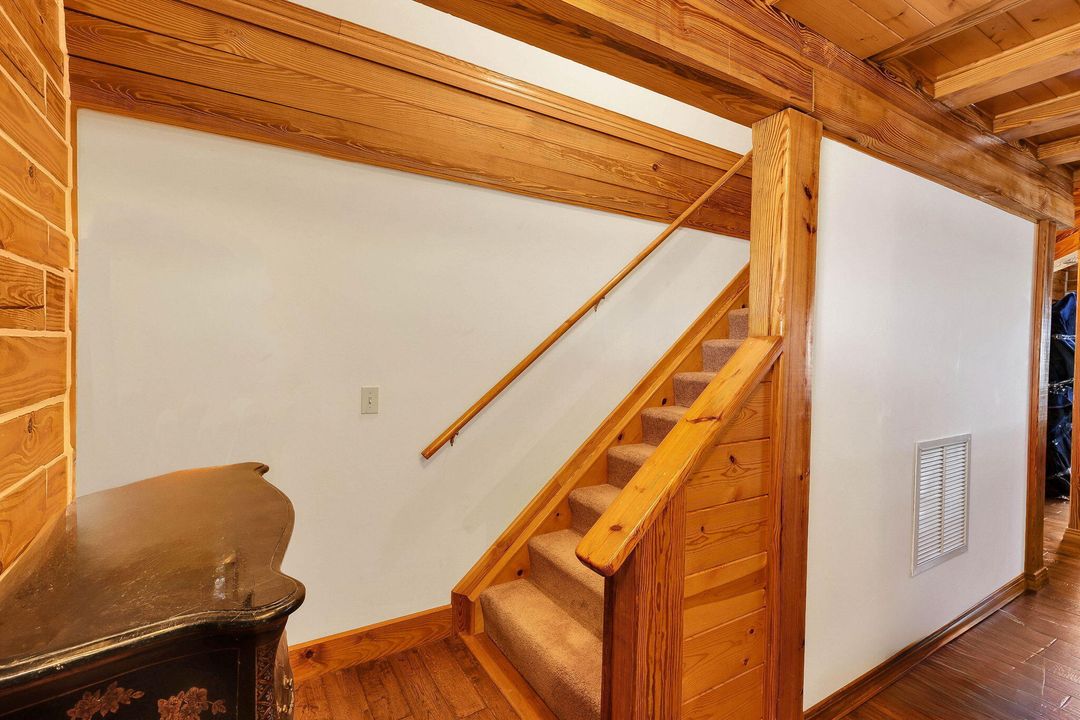 For Sale: $574,999 (3 beds, 3 baths, 2895 Square Feet)