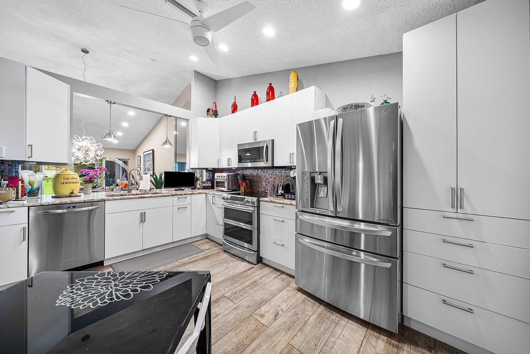 For Sale: $395,000 (2 beds, 2 baths, 1634 Square Feet)