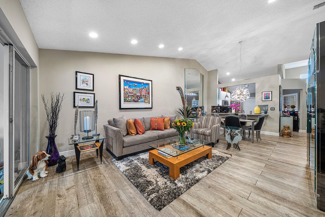 For Sale: $395,000 (2 beds, 2 baths, 1634 Square Feet)