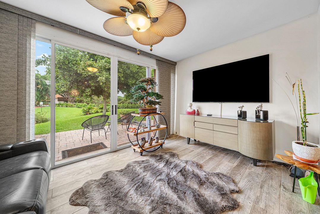 For Sale: $395,000 (2 beds, 2 baths, 1634 Square Feet)