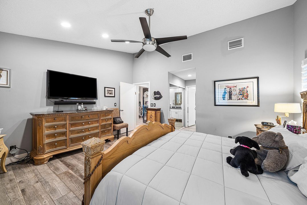 For Sale: $395,000 (2 beds, 2 baths, 1634 Square Feet)