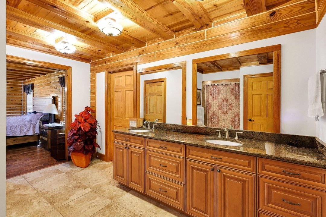 For Sale: $574,999 (3 beds, 3 baths, 2895 Square Feet)