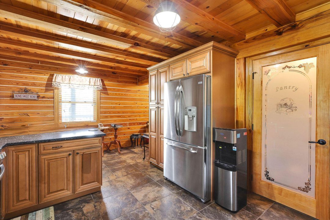 For Sale: $574,999 (3 beds, 3 baths, 2895 Square Feet)