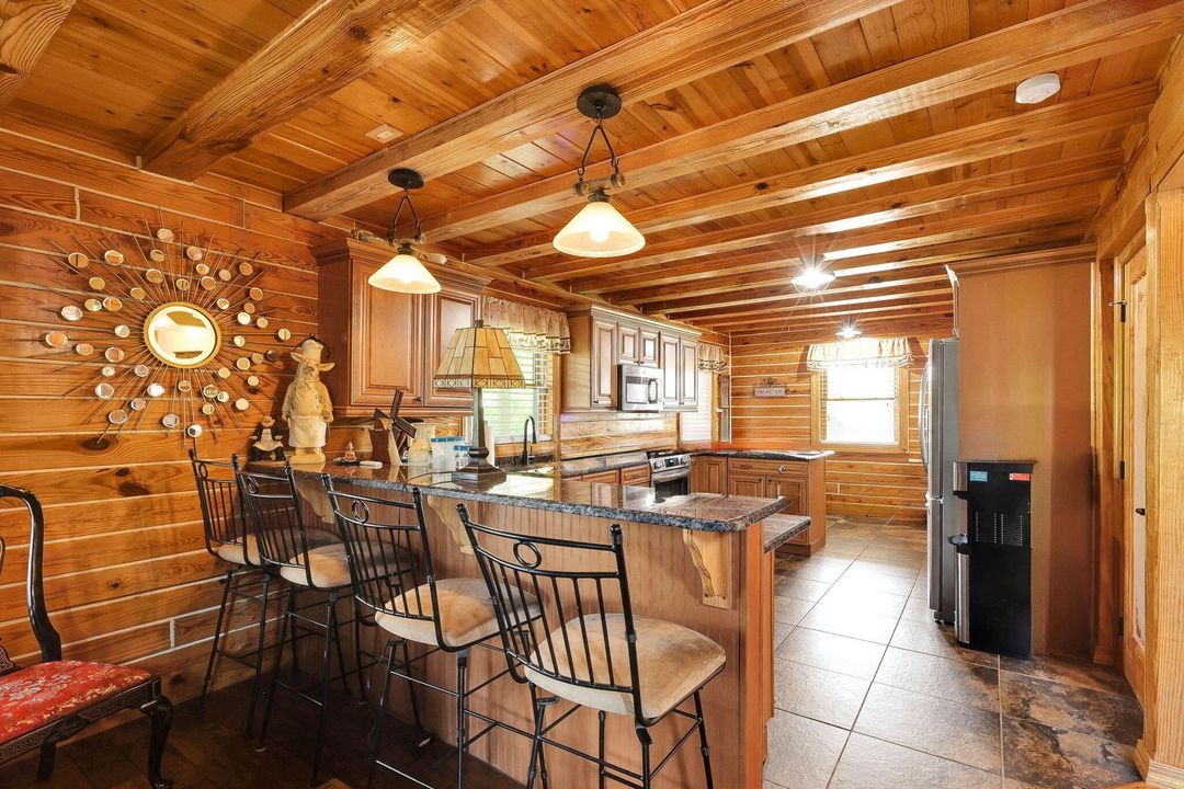 For Sale: $574,999 (3 beds, 3 baths, 2895 Square Feet)