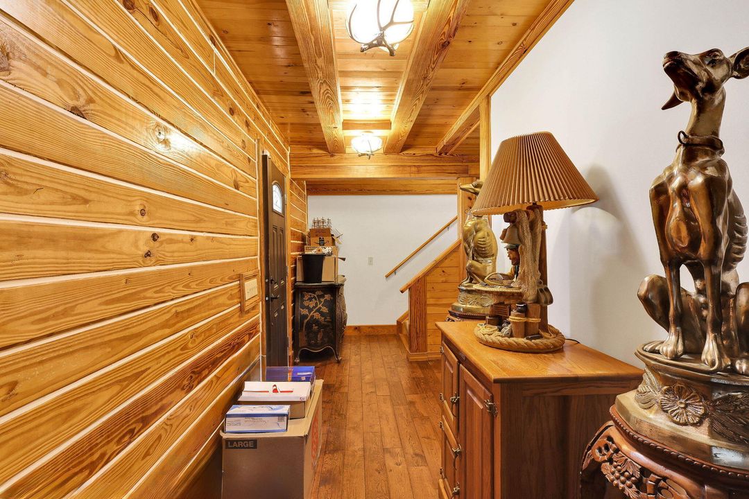 For Sale: $574,999 (3 beds, 3 baths, 2895 Square Feet)