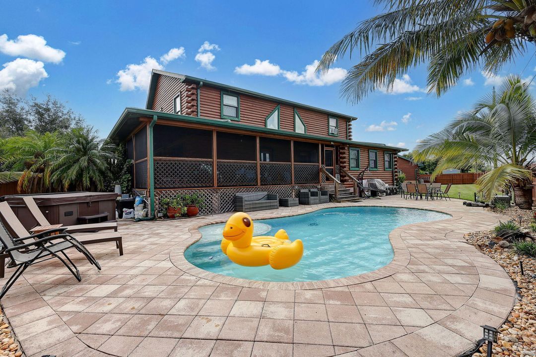 For Sale: $574,999 (3 beds, 3 baths, 2895 Square Feet)