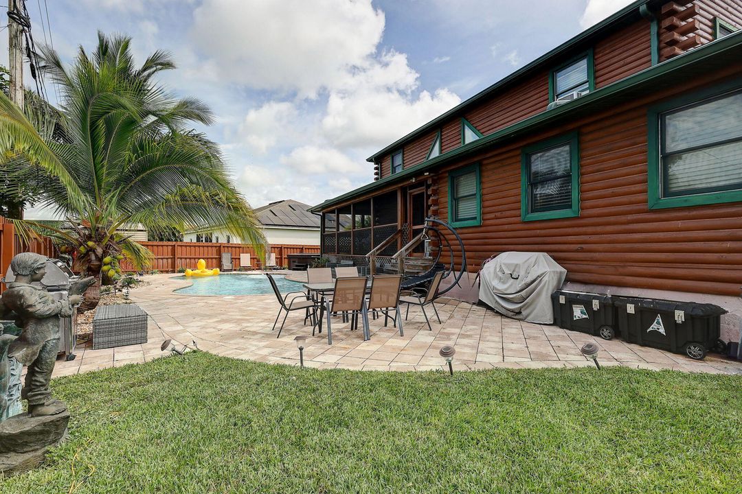 For Sale: $574,999 (3 beds, 3 baths, 2895 Square Feet)