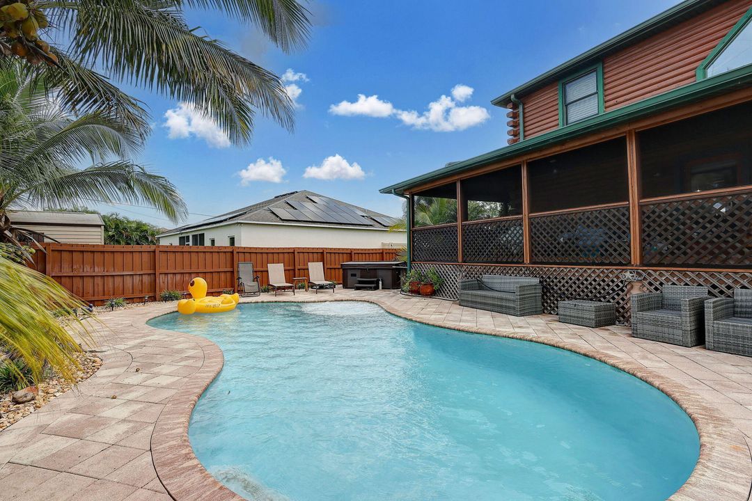 For Sale: $574,999 (3 beds, 3 baths, 2895 Square Feet)