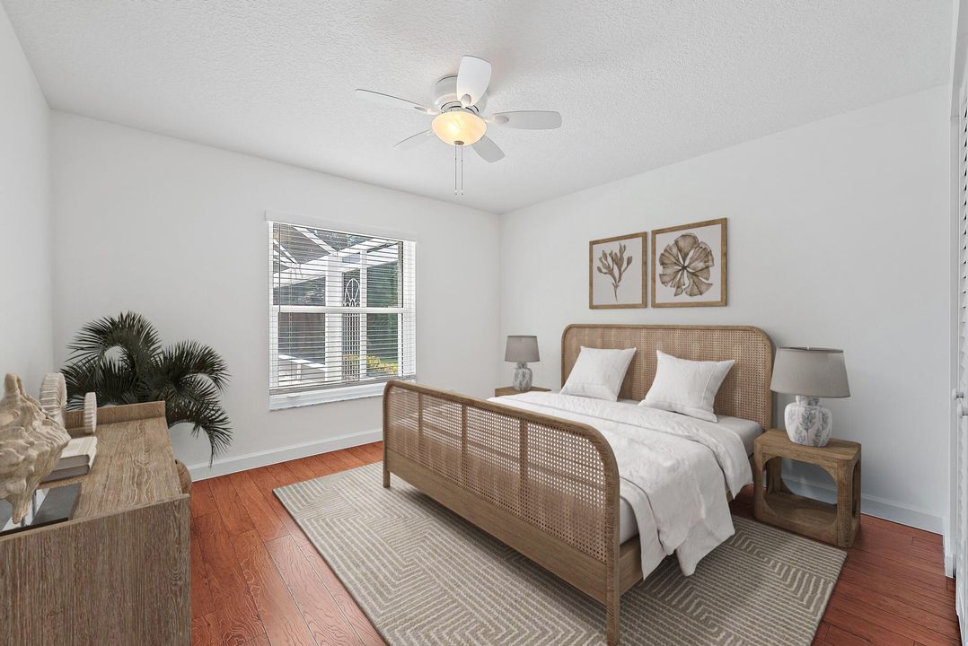 合同活跃: $1,050,000 (4 贝兹, 2 浴室, 2400 平方英尺)