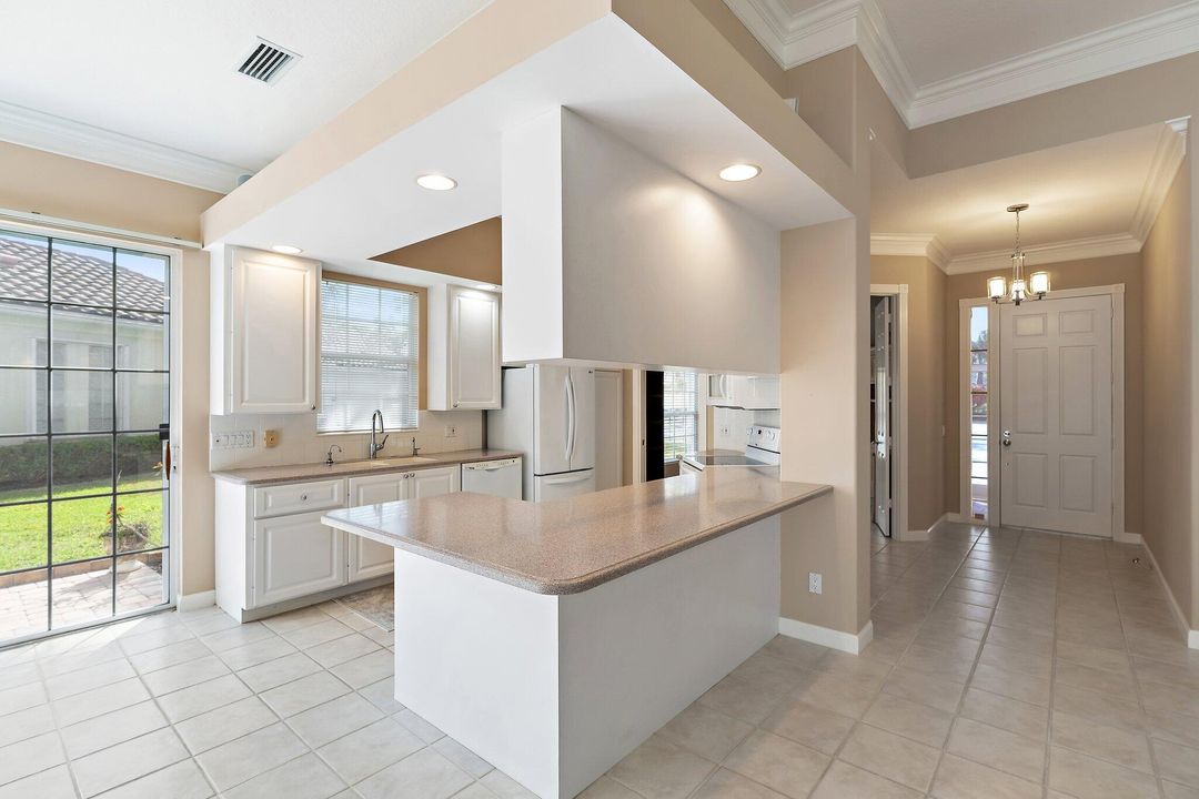 En Renta: $3,600 (3 camas, 2 baños, 2023 Pies cuadrados)