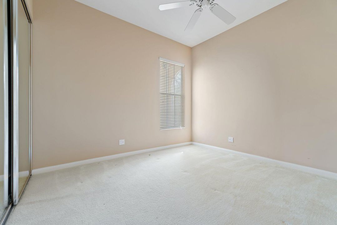 En Renta: $3,600 (3 camas, 2 baños, 2023 Pies cuadrados)