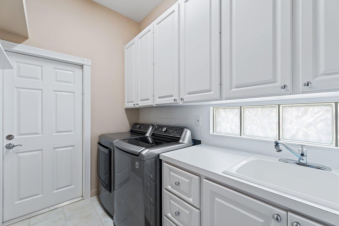 En Renta: $3,600 (3 camas, 2 baños, 2023 Pies cuadrados)