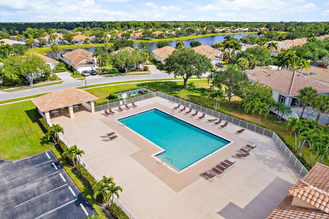 En Renta: $3,600 (3 camas, 2 baños, 2023 Pies cuadrados)