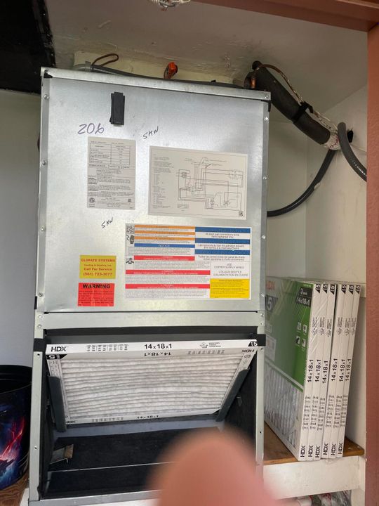 For Sale: $74,900 (1 beds, 1 baths, 901 Square Feet)