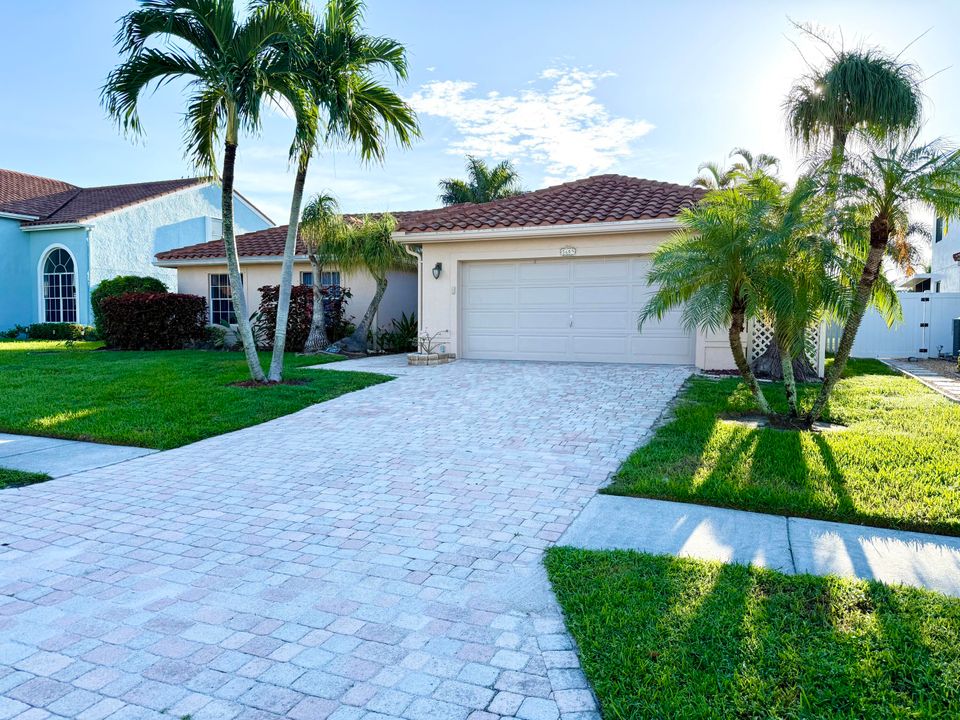 最近租的: $3,450 (3 贝兹, 2 浴室, 2033 平方英尺)