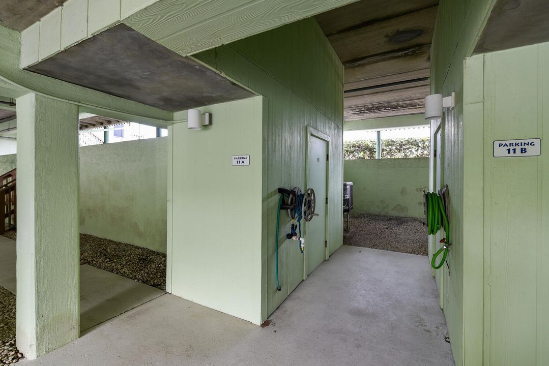 For Sale: $499,990 (1 beds, 1 baths, 937 Square Feet)