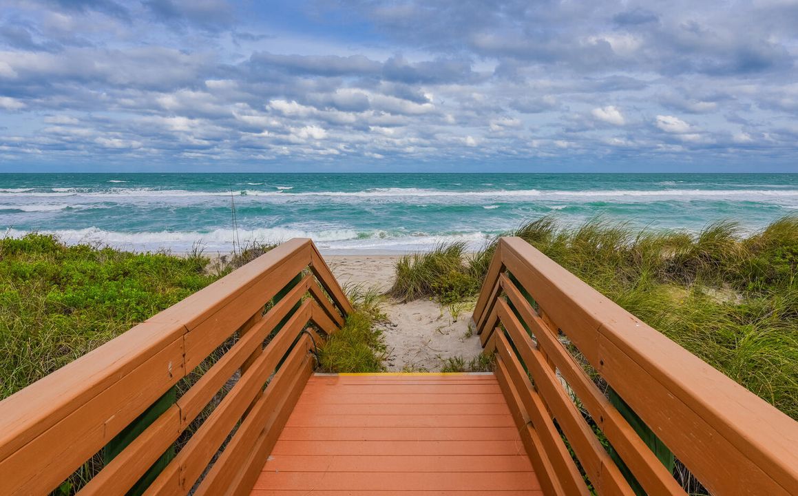 For Sale: $499,990 (1 beds, 1 baths, 937 Square Feet)