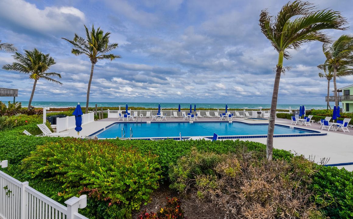 For Sale: $499,990 (1 beds, 1 baths, 937 Square Feet)