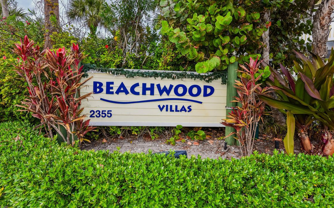 For Sale: $499,990 (1 beds, 1 baths, 937 Square Feet)