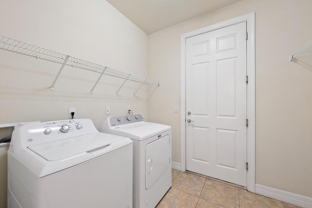 For Rent: $5,000 (3 beds, 3 baths, 2512 Square Feet)