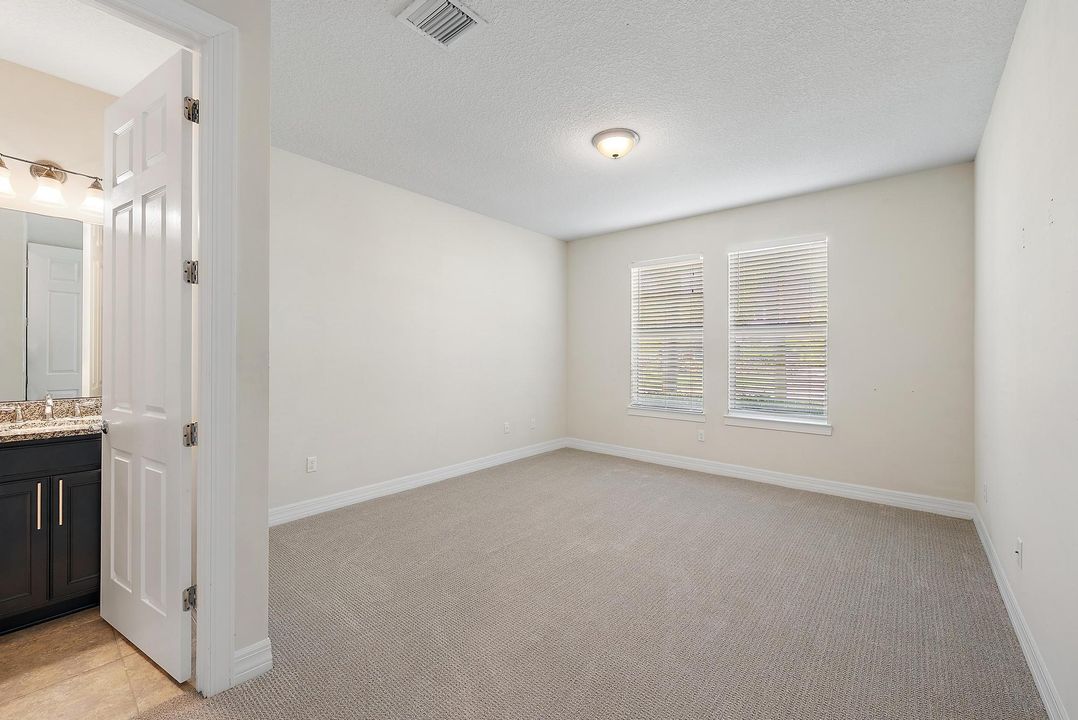 For Rent: $5,000 (3 beds, 3 baths, 2512 Square Feet)