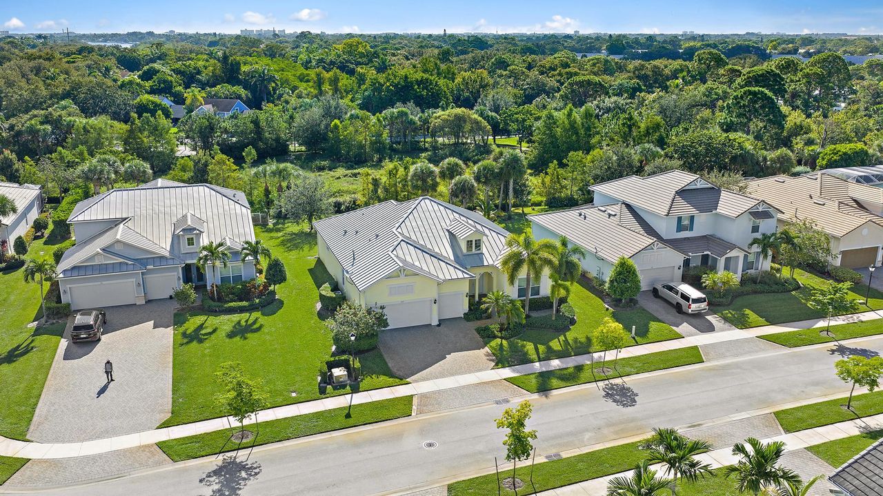 For Rent: $5,000 (3 beds, 3 baths, 2512 Square Feet)