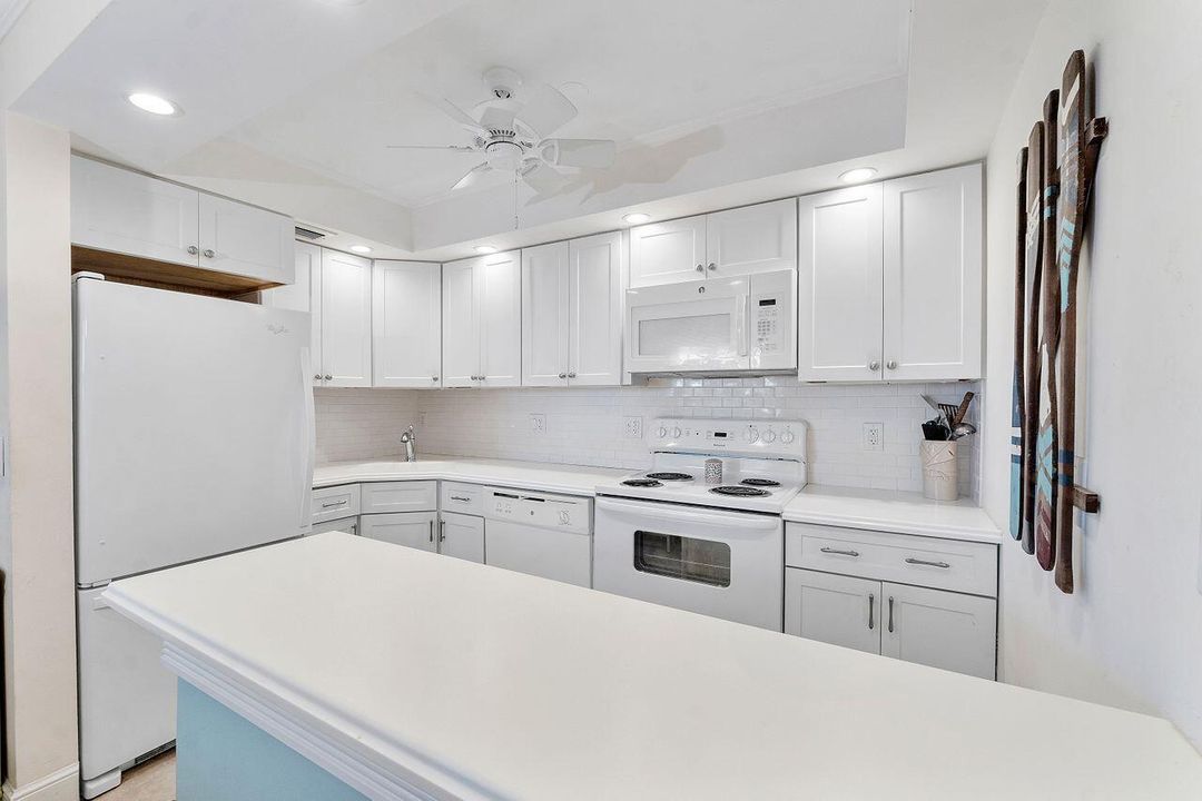 Active With Contract: $4,000 (2 beds, 1 baths, 1015 Square Feet)