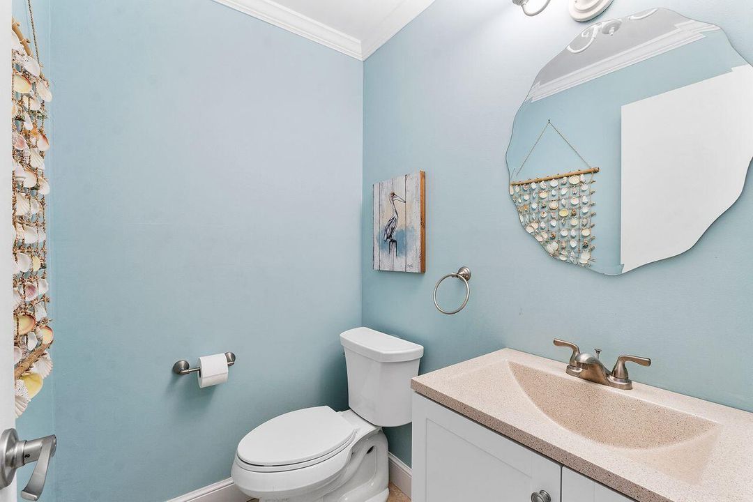 Active With Contract: $4,000 (2 beds, 1 baths, 1015 Square Feet)