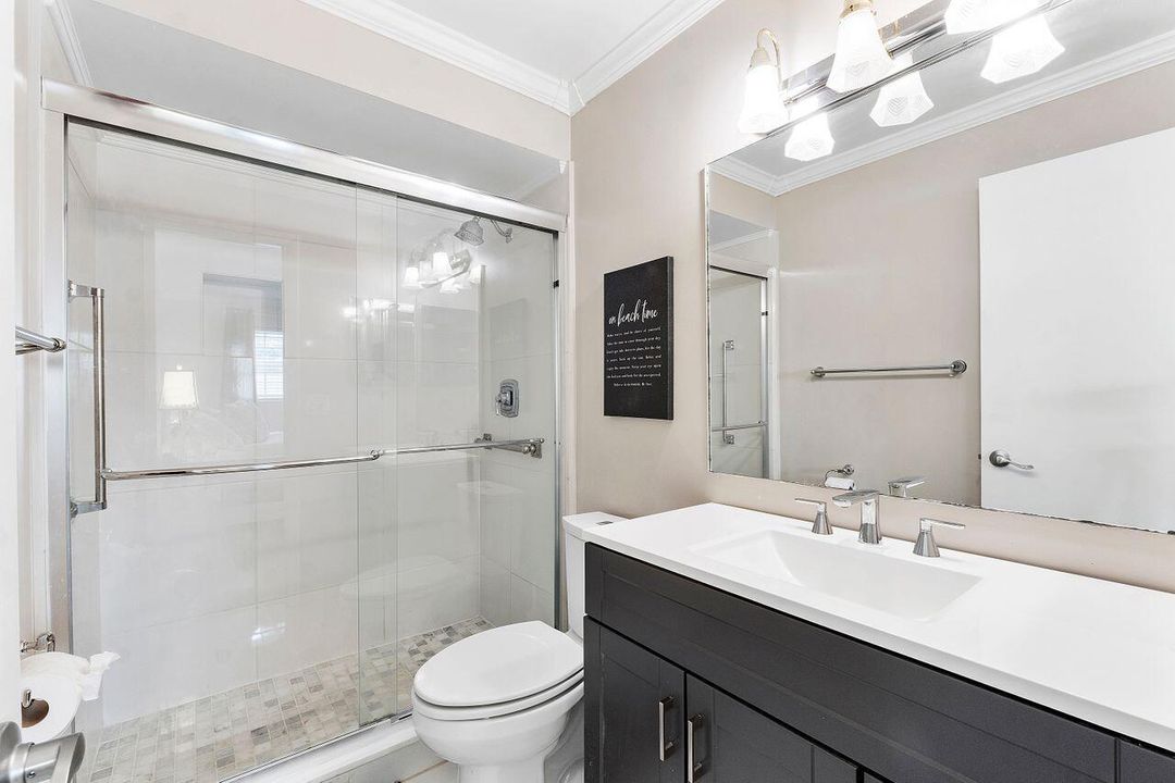 Active With Contract: $4,000 (2 beds, 1 baths, 1015 Square Feet)