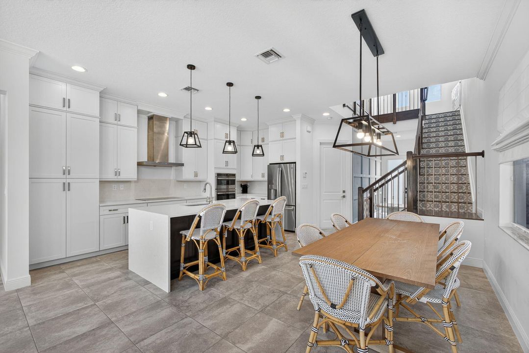 Active With Contract: $1,295,000 (4 beds, 4 baths, 2628 Square Feet)