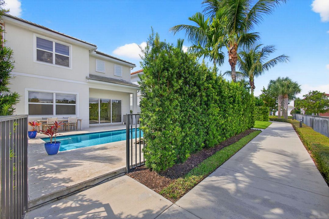 Active With Contract: $1,295,000 (4 beds, 4 baths, 2628 Square Feet)