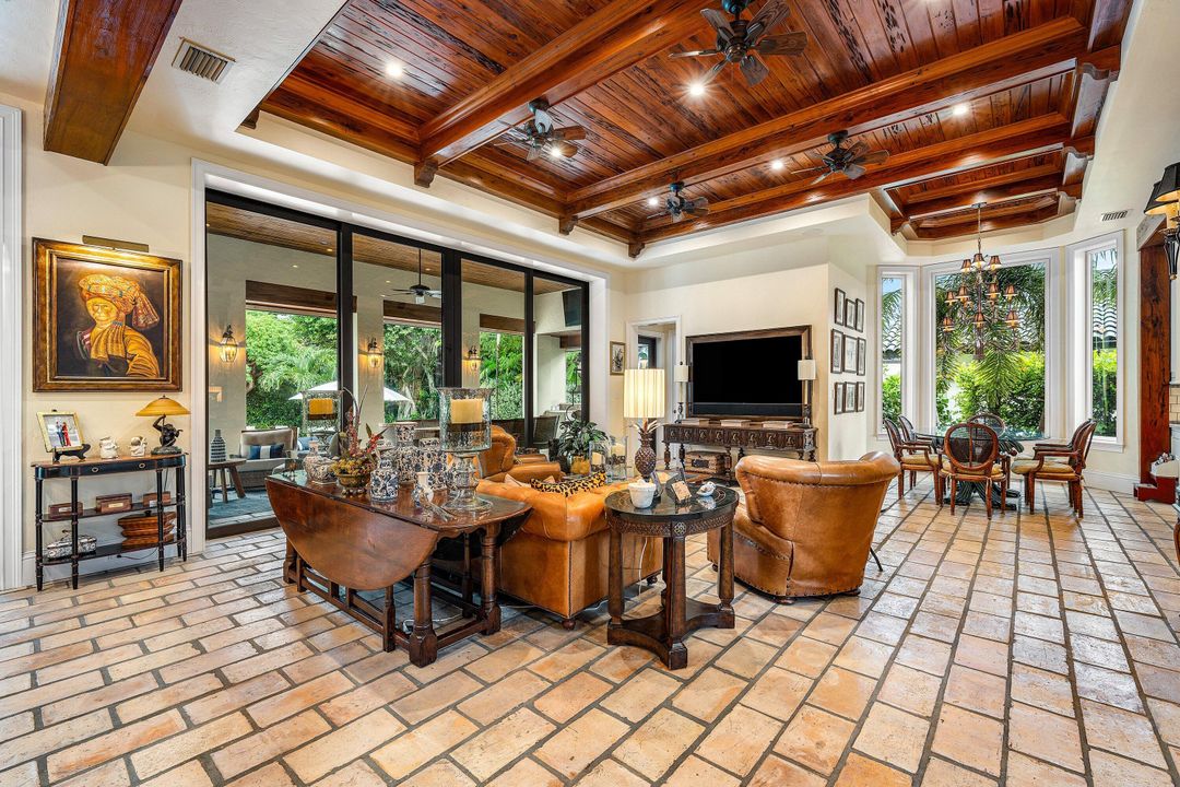 En Venta: $10,995,000 (6 camas, 7 baños, 7438 Pies cuadrados)