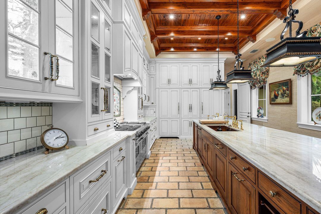 En Venta: $10,995,000 (6 camas, 7 baños, 7438 Pies cuadrados)