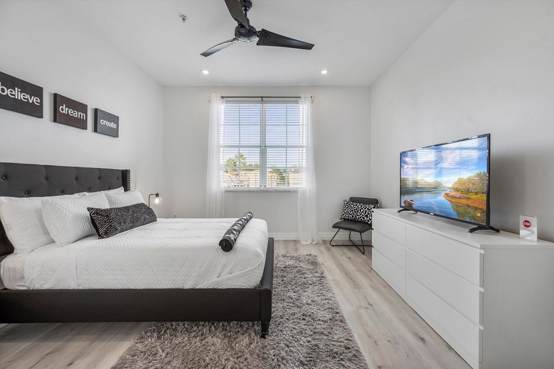 Под контрактом: $6,000 (2 спален, 2 ванн, 1223 Квадратных фут)