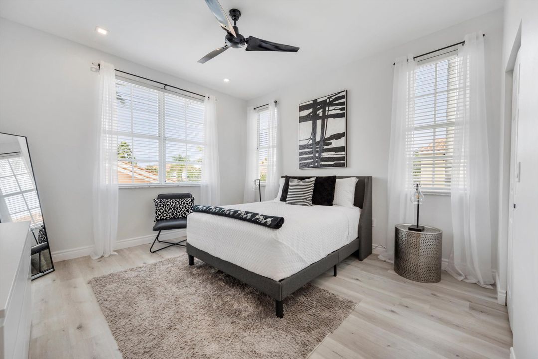 Под контрактом: $6,000 (2 спален, 2 ванн, 1223 Квадратных фут)