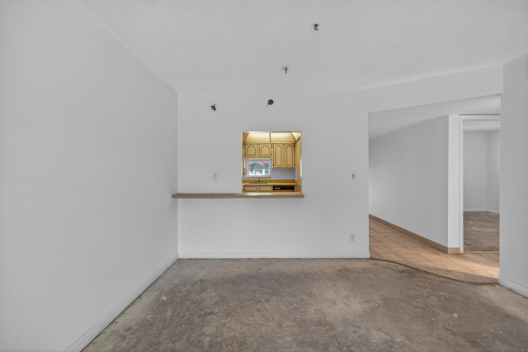 На продажу: $105,000 (2 спален, 2 ванн, 1170 Квадратных фут)