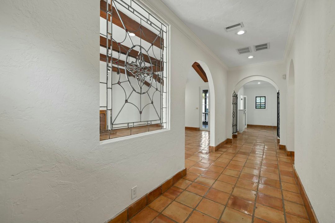 出租: $25,000 (2 贝兹, 2 浴室, 1928 平方英尺)