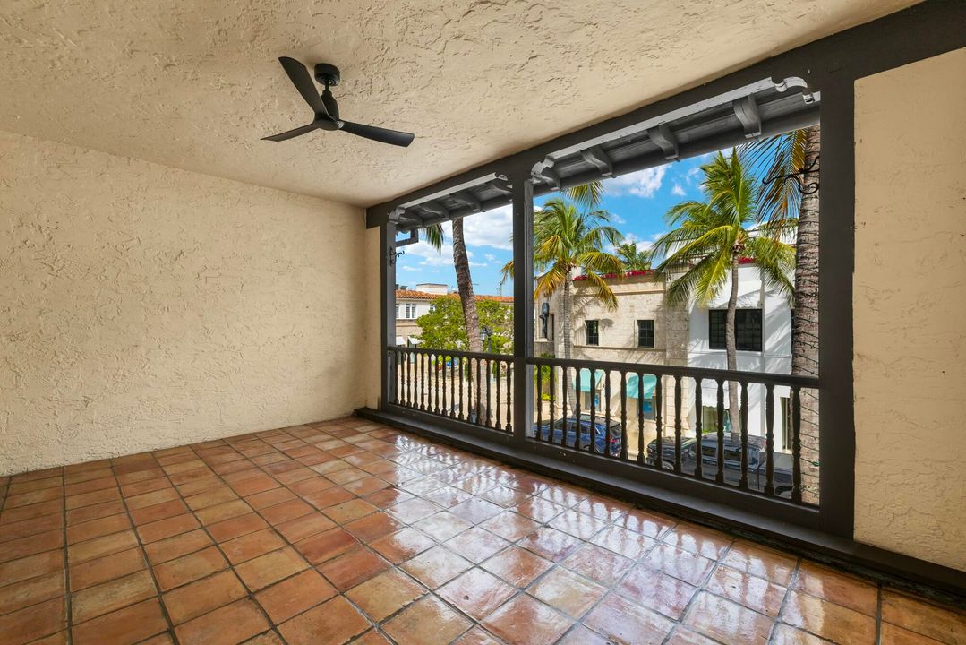 出租: $25,000 (2 贝兹, 2 浴室, 1928 平方英尺)