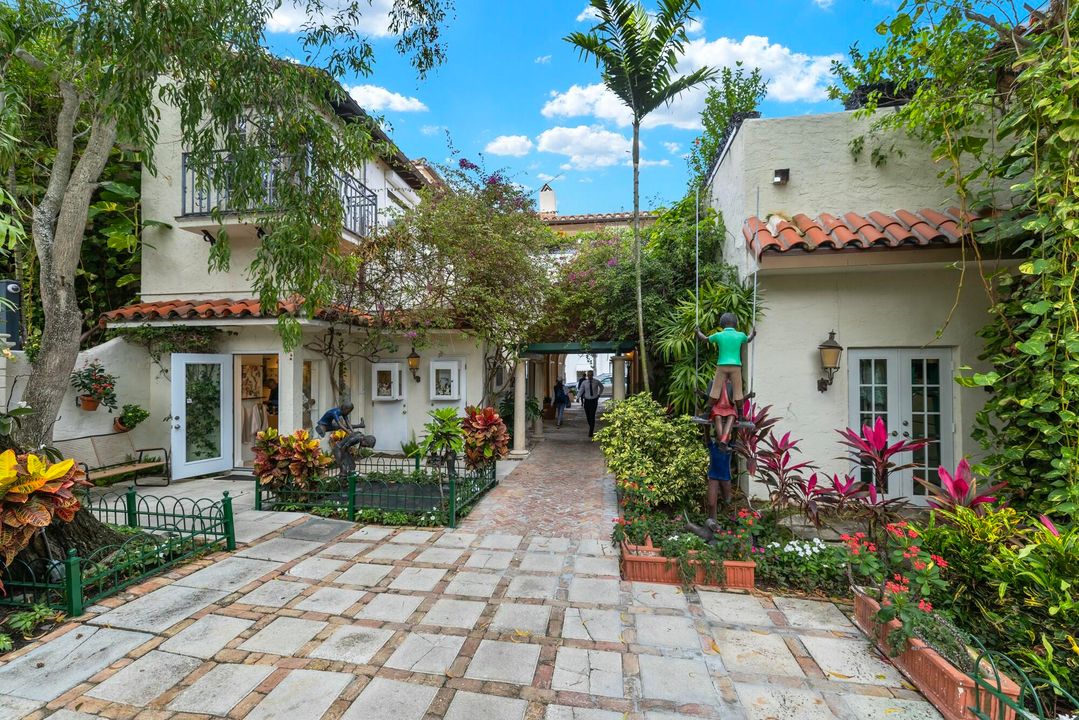 出租: $25,000 (2 贝兹, 2 浴室, 1928 平方英尺)