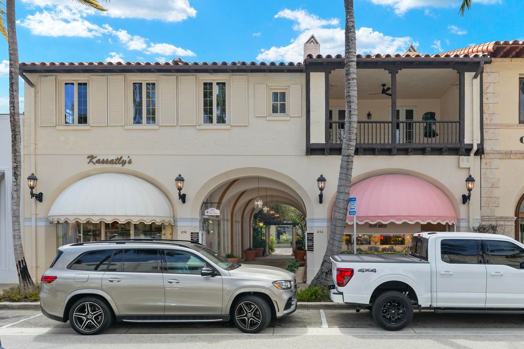 出租: $25,000 (2 贝兹, 2 浴室, 1928 平方英尺)