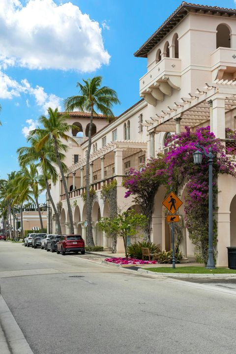 出租: $25,000 (2 贝兹, 2 浴室, 1928 平方英尺)