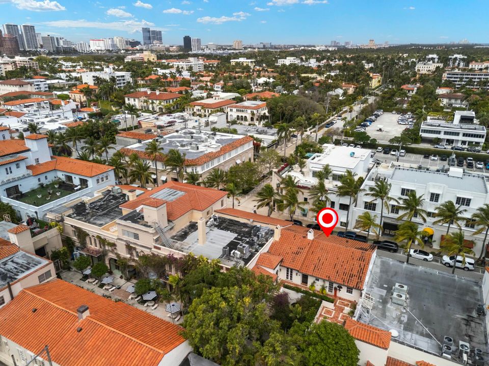 出租: $25,000 (2 贝兹, 2 浴室, 1928 平方英尺)