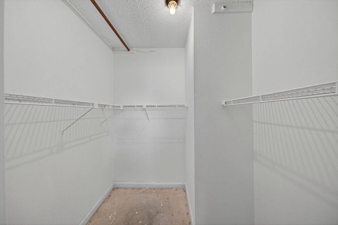 На продажу: $105,000 (2 спален, 2 ванн, 1170 Квадратных фут)