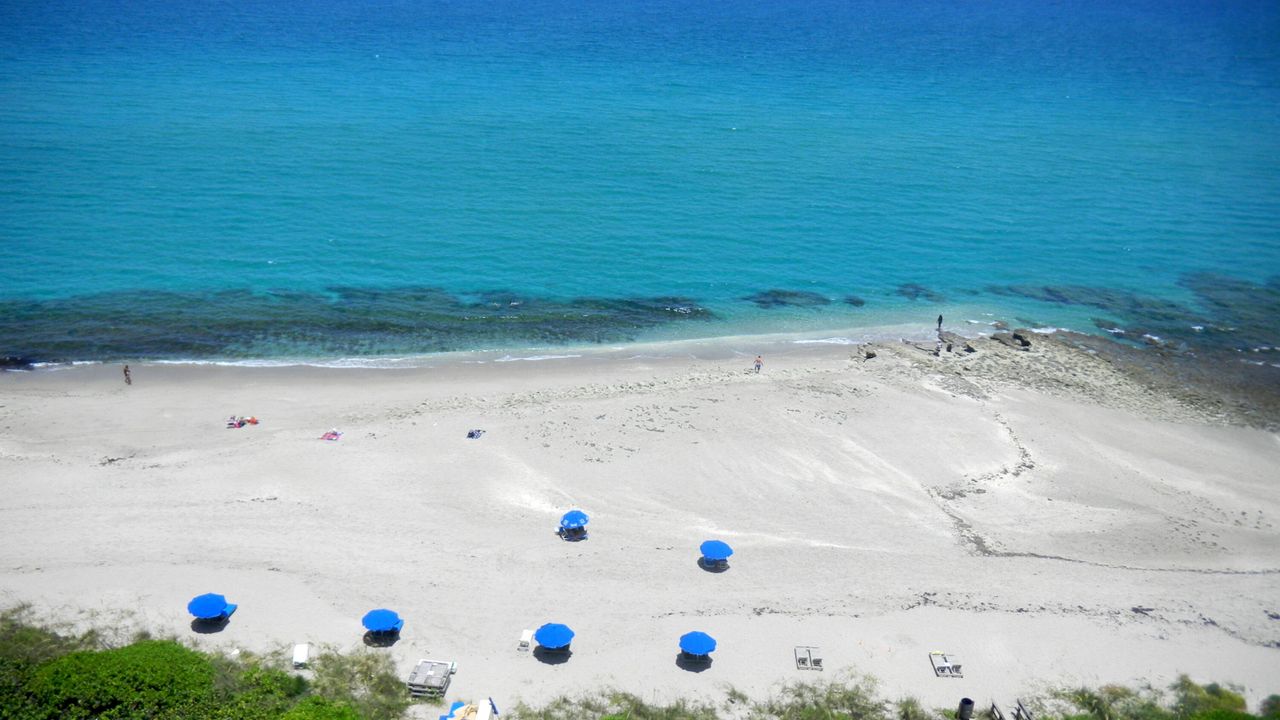 合同活跃: $9,000 (2 贝兹, 3 浴室, 2011 平方英尺)